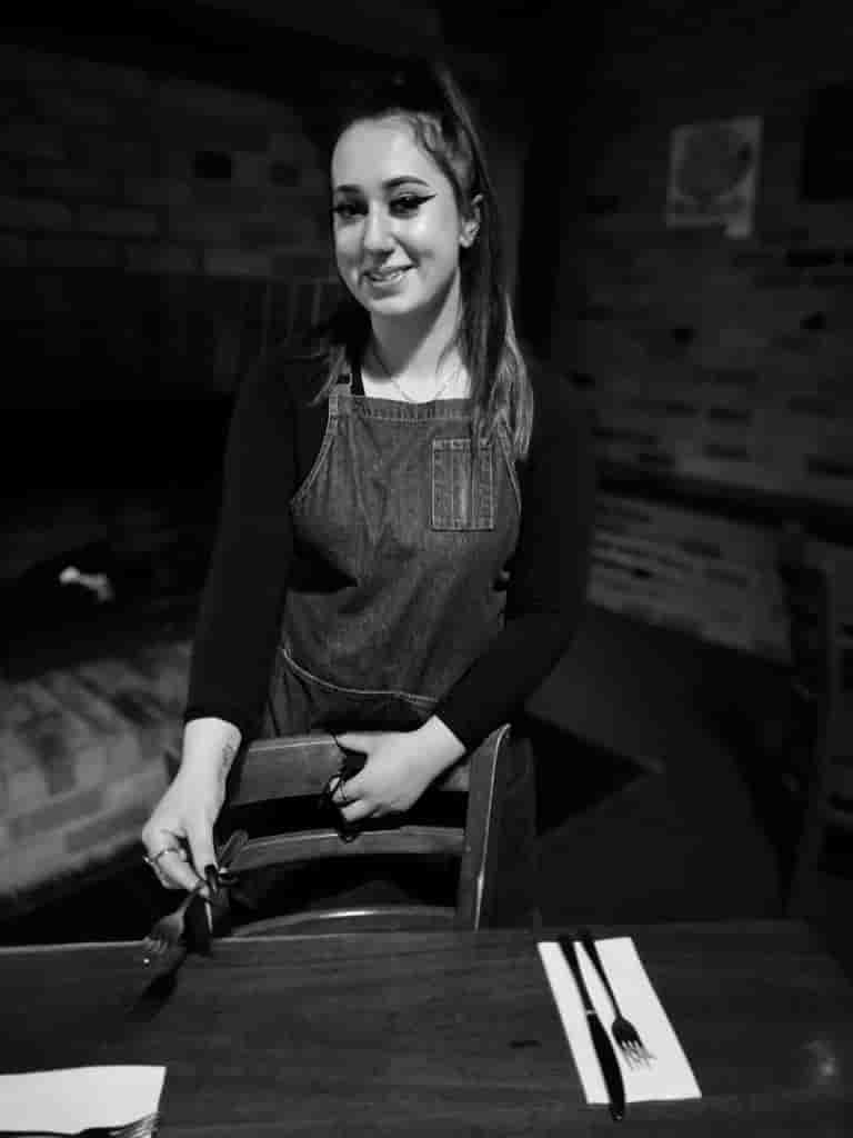 Tiahna-min server-waitress-tiahna