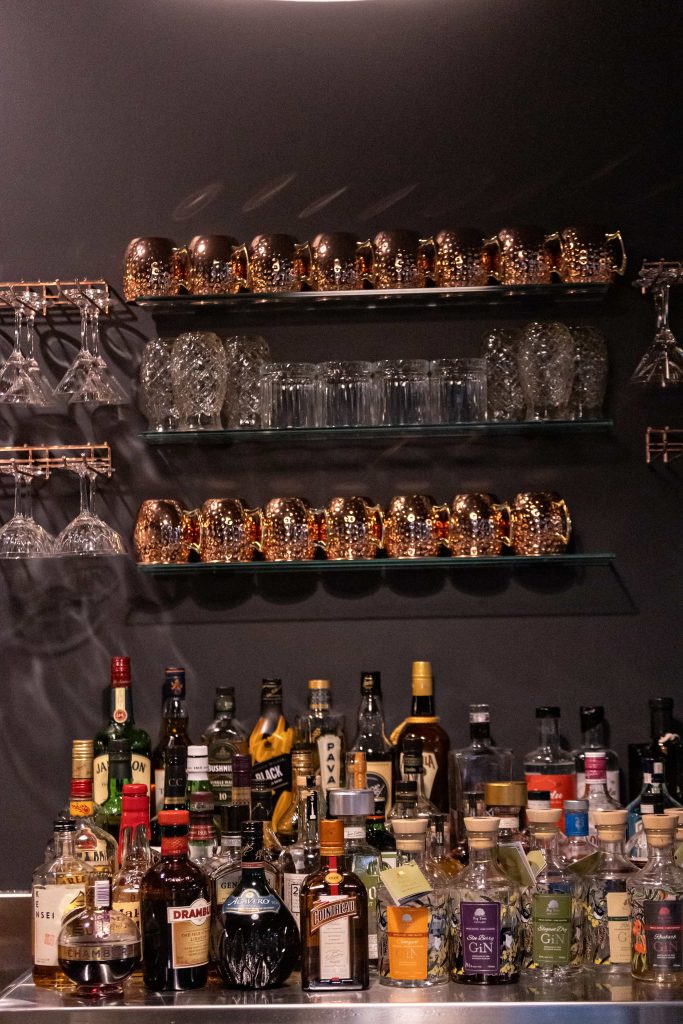 R&W Bar _068-min