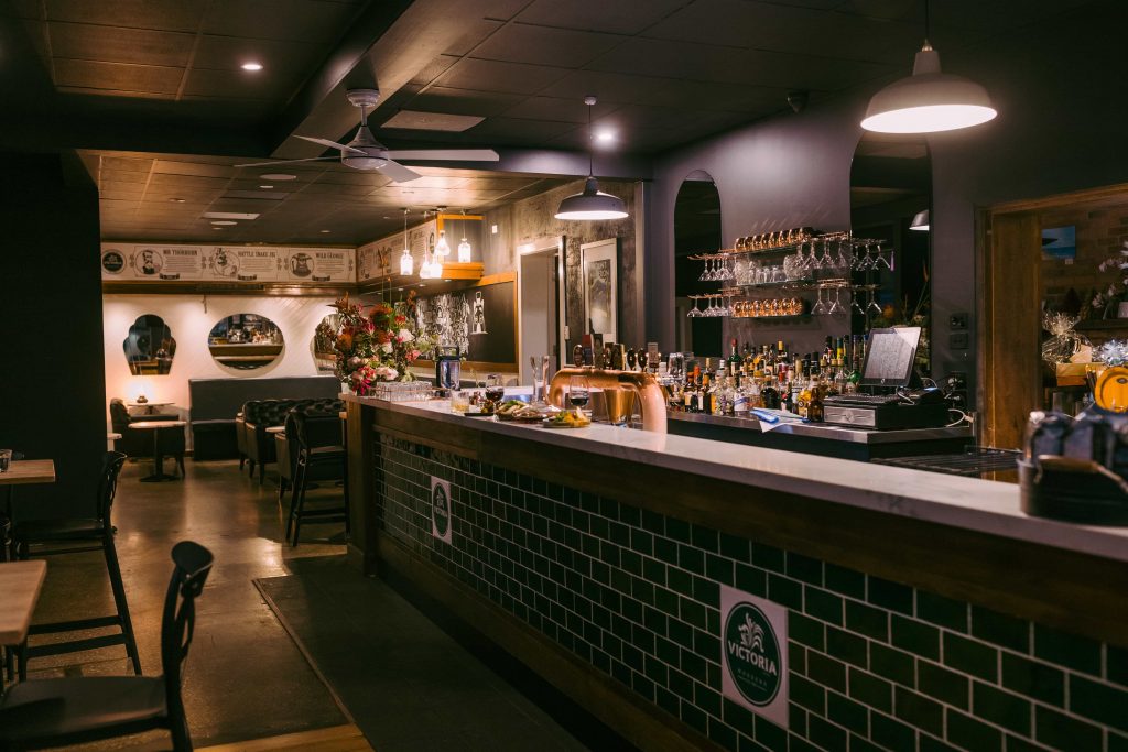 R&W Bar _092-min